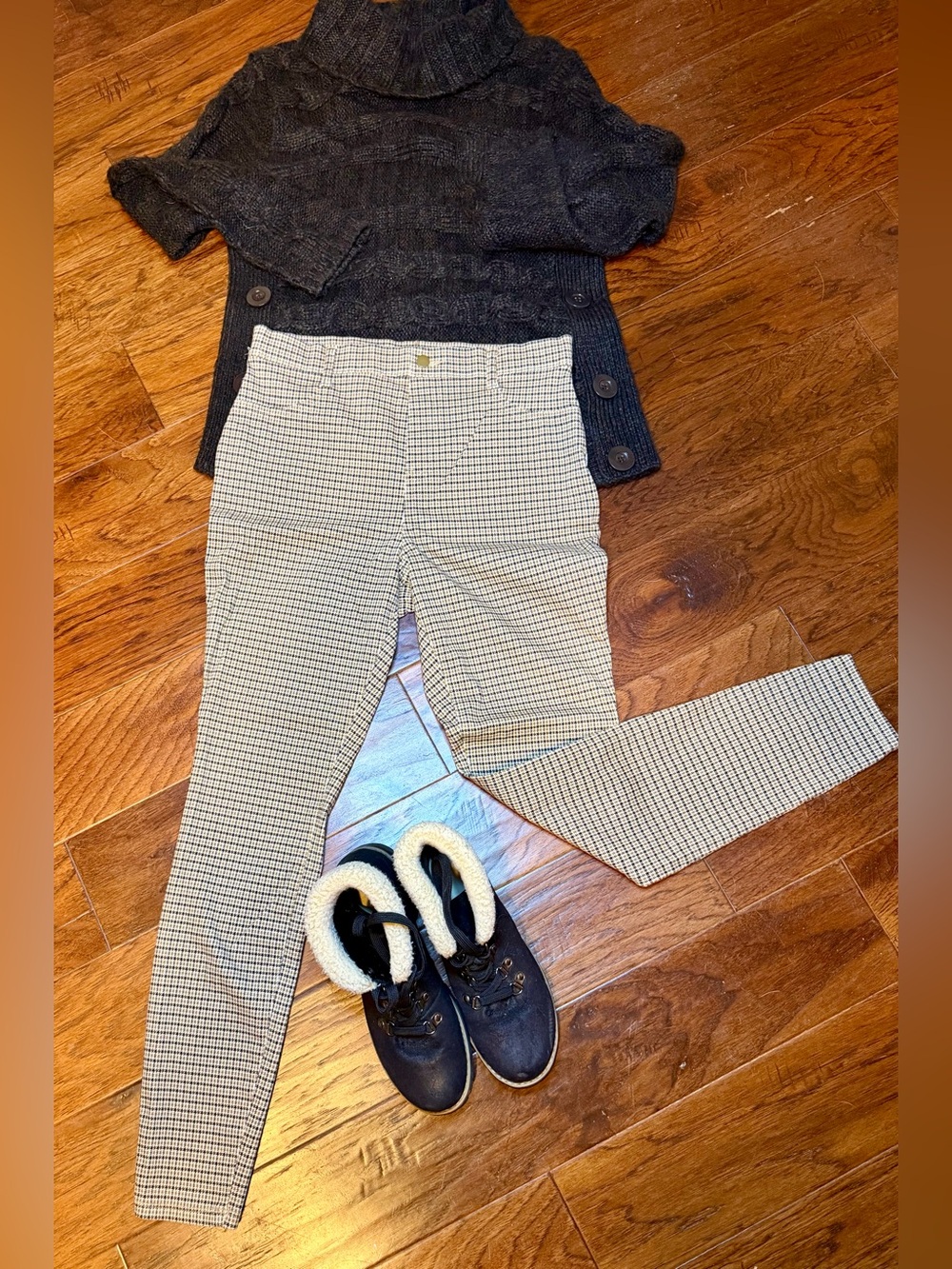 Time and Tru Cream and Black Houndstooth Skinny Jeggins